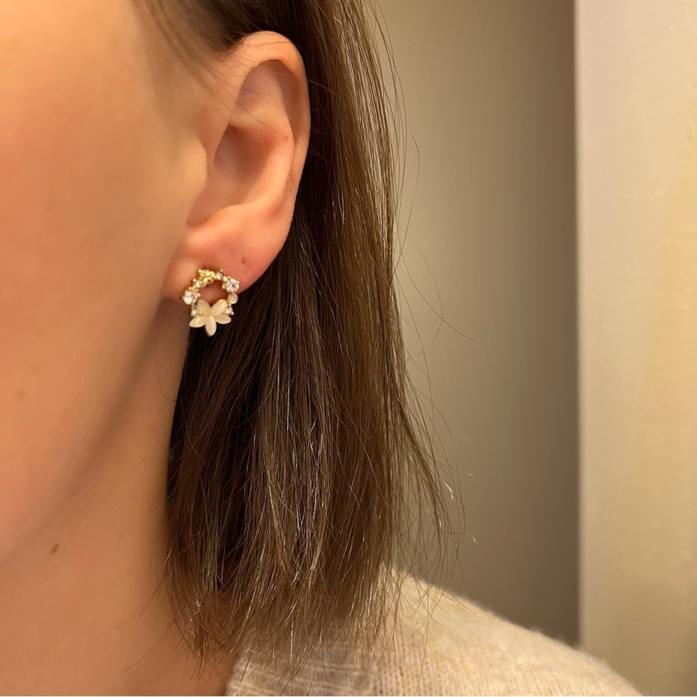 Sweet Coquette White Floral Petal CZ Diamond Circle Rose Gold Stud Earrings NEW - Picture 6 of 8